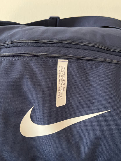 Nike Sporttasche in dunkelblau, 95 Liter