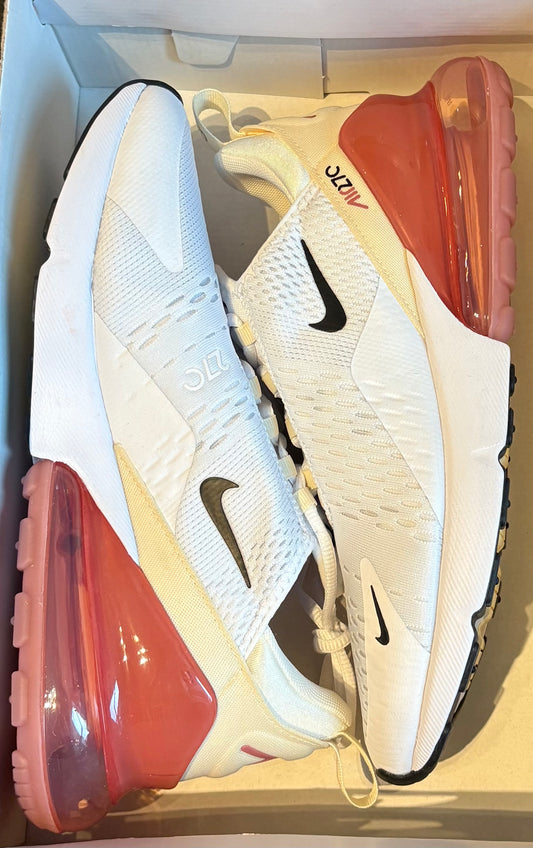 Nike Air Max 270 Größe 42 in weiss/hellcreme/hellrot