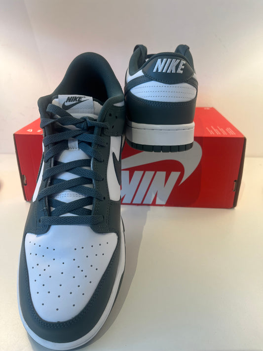 Nike Dunk in dunkelgrün/weiss, Größe wählbar