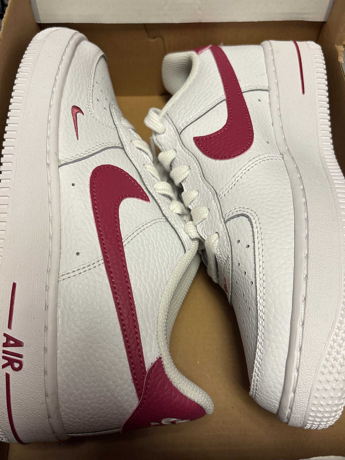 Nike Air Force 1 in weiß/pink, Größe 39