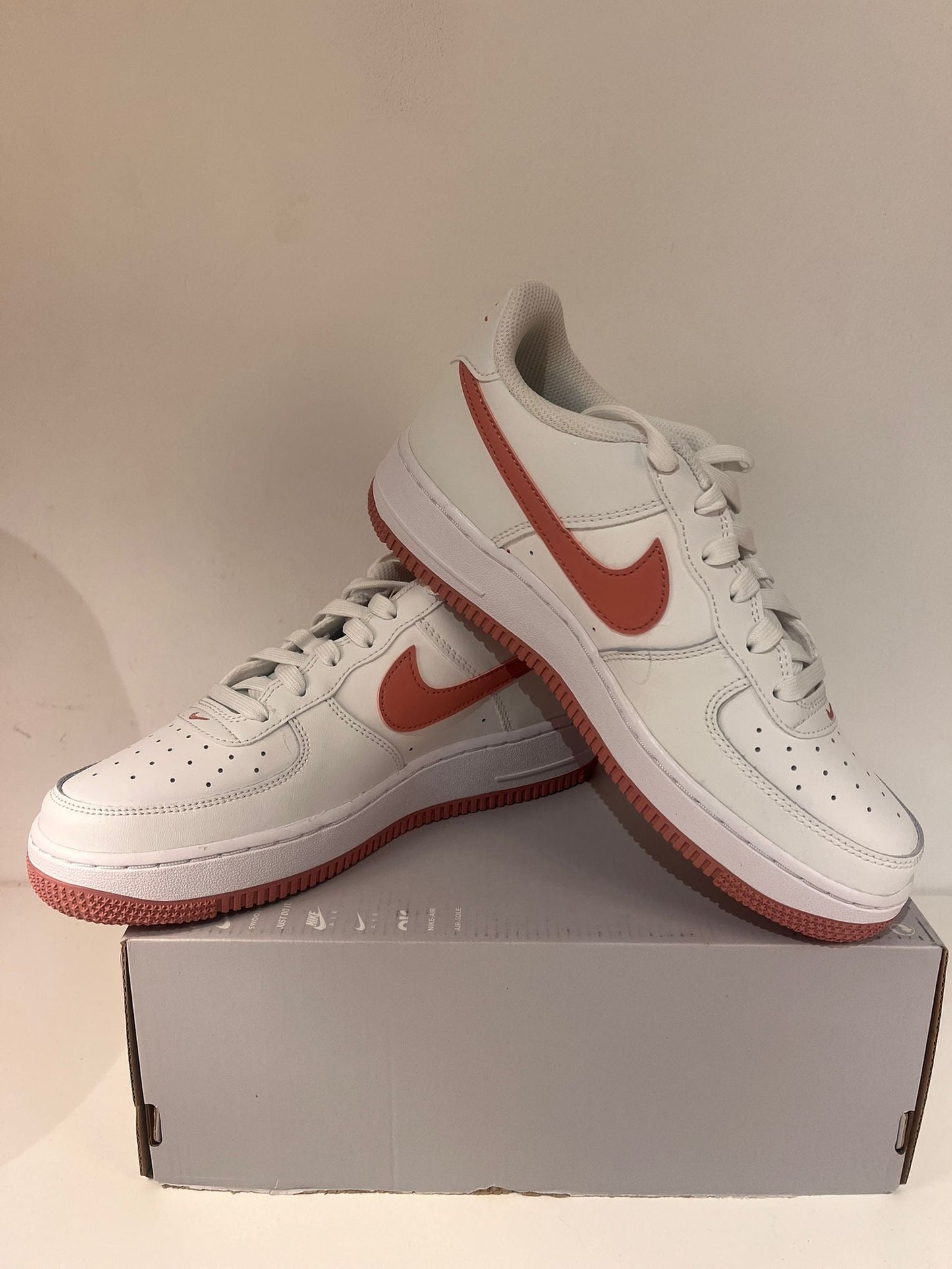 Nike Air Force 1 weiss/rot Größe 39