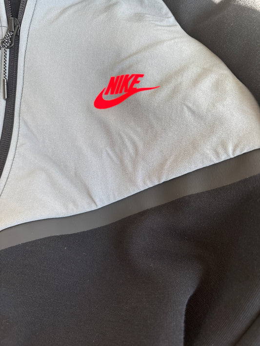 Nike Techjacke, schwarz/grau, Größe M