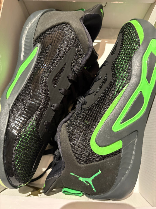 Nike Jordan Tatum 1, in schwarz/neongrün, Gr. 38,5
