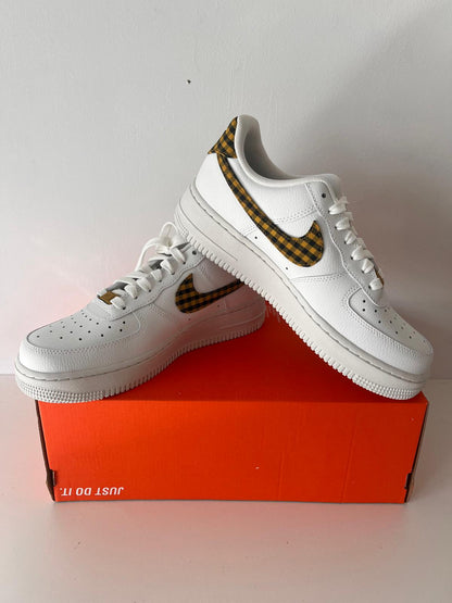 Nike Airforce 1 weiß kariertes Muster Größe 38,5