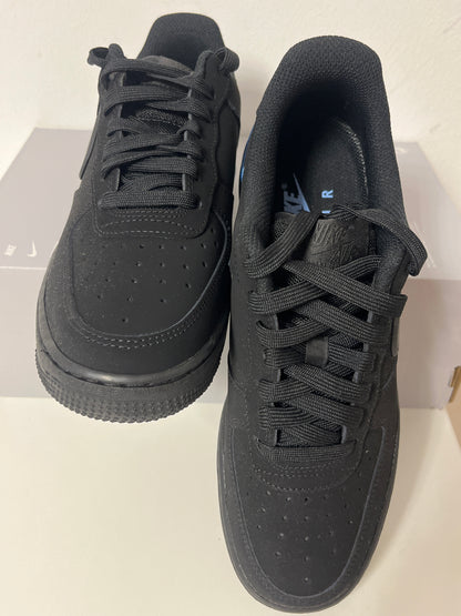 Nike Air Force 1 '07 in schwarz mit blauen Details , Größe 39