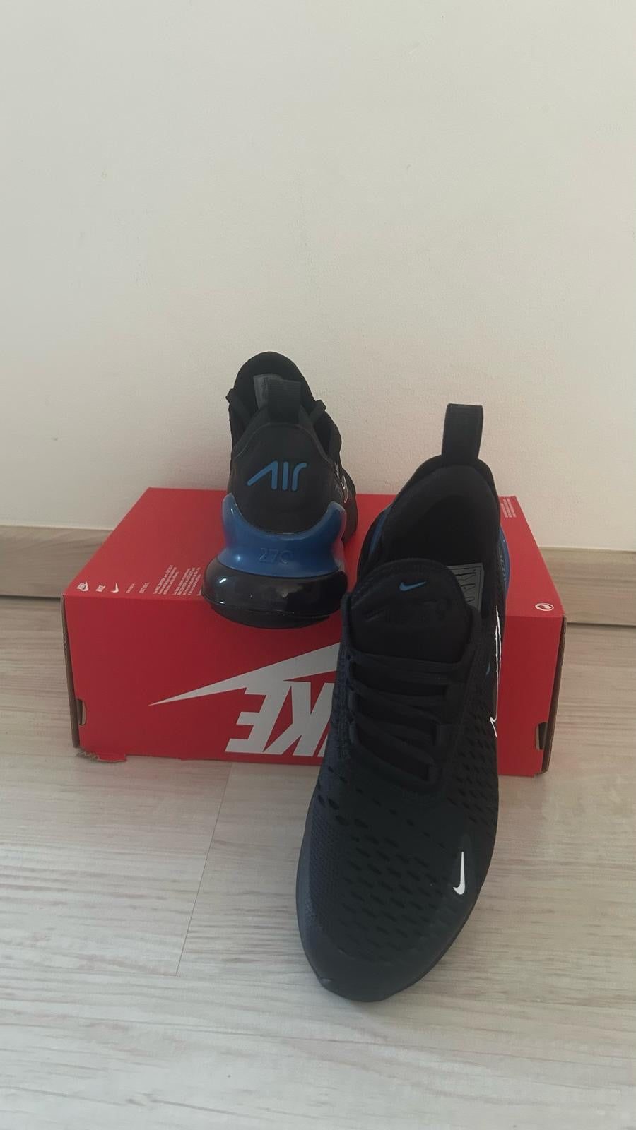 Nike Air Max 270 Größe 39 schwarz/blau