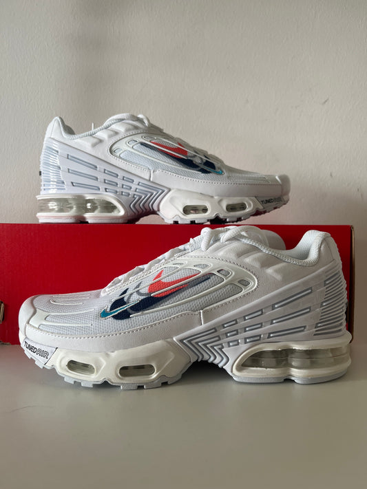 Nike Air Max Plus III in weiß/grau/bunt, Größe 38