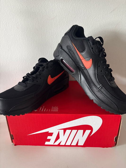 Nike Air Max 90, Gr. 33 in schwarz/orange
