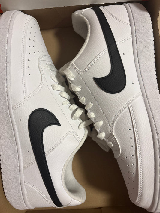 Nike Court Vision low, Gr. 45 in weiss/schwarz
