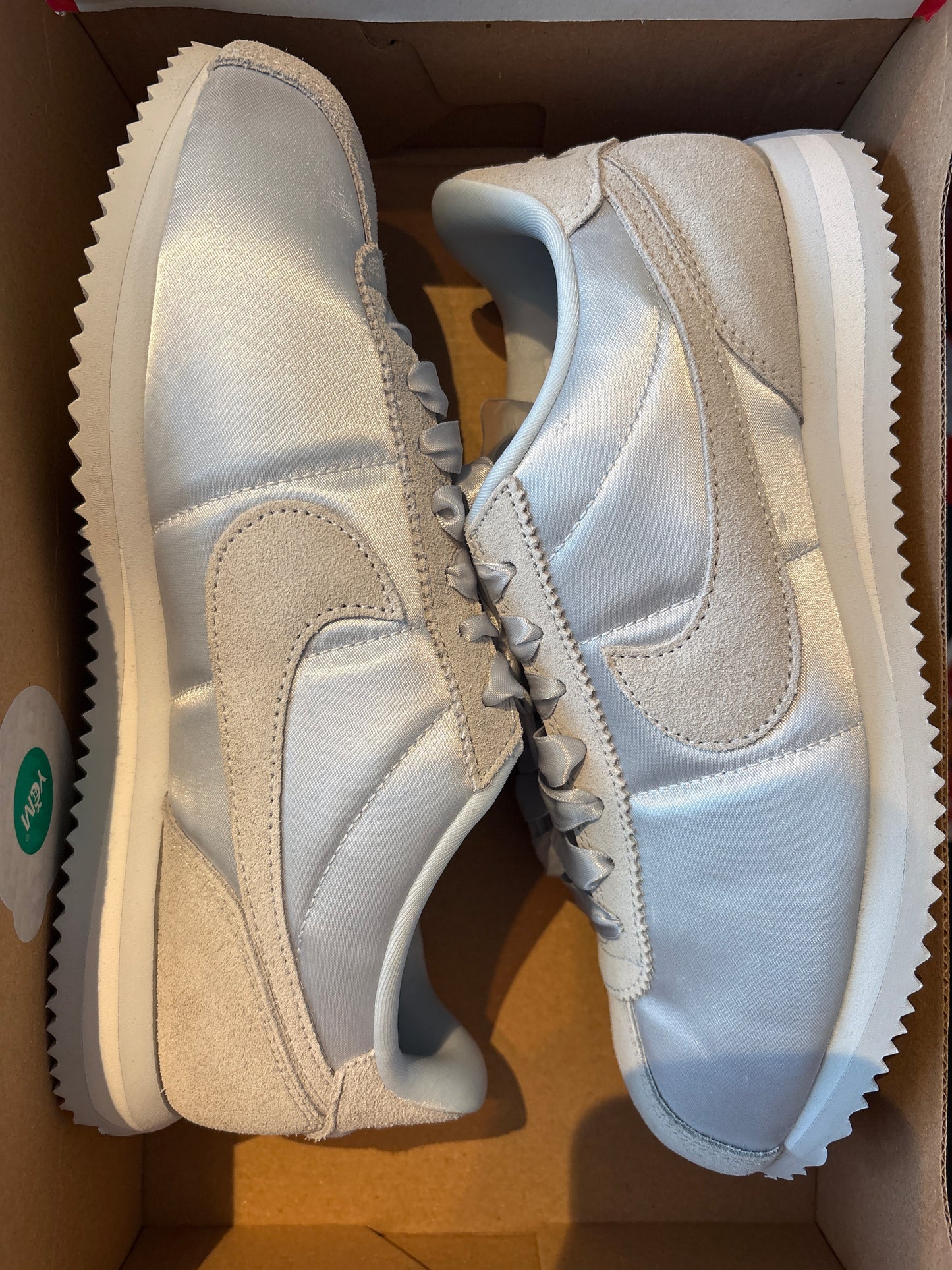 Nike Cortez in Silber/beige, Größe 40