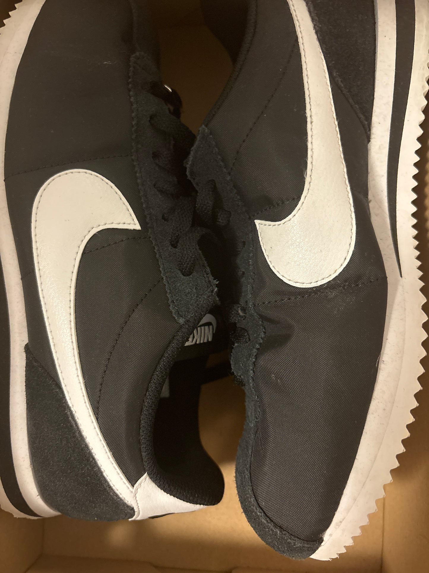 Nike Cortez in schwarz/weiss, Größe 42