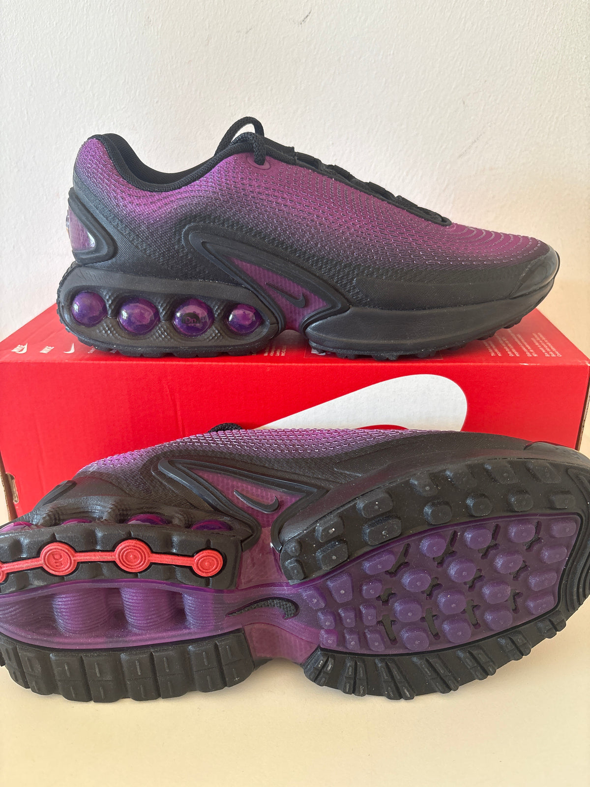 Nike Air Max DN in lila/schwarz, Gr. Wählbar