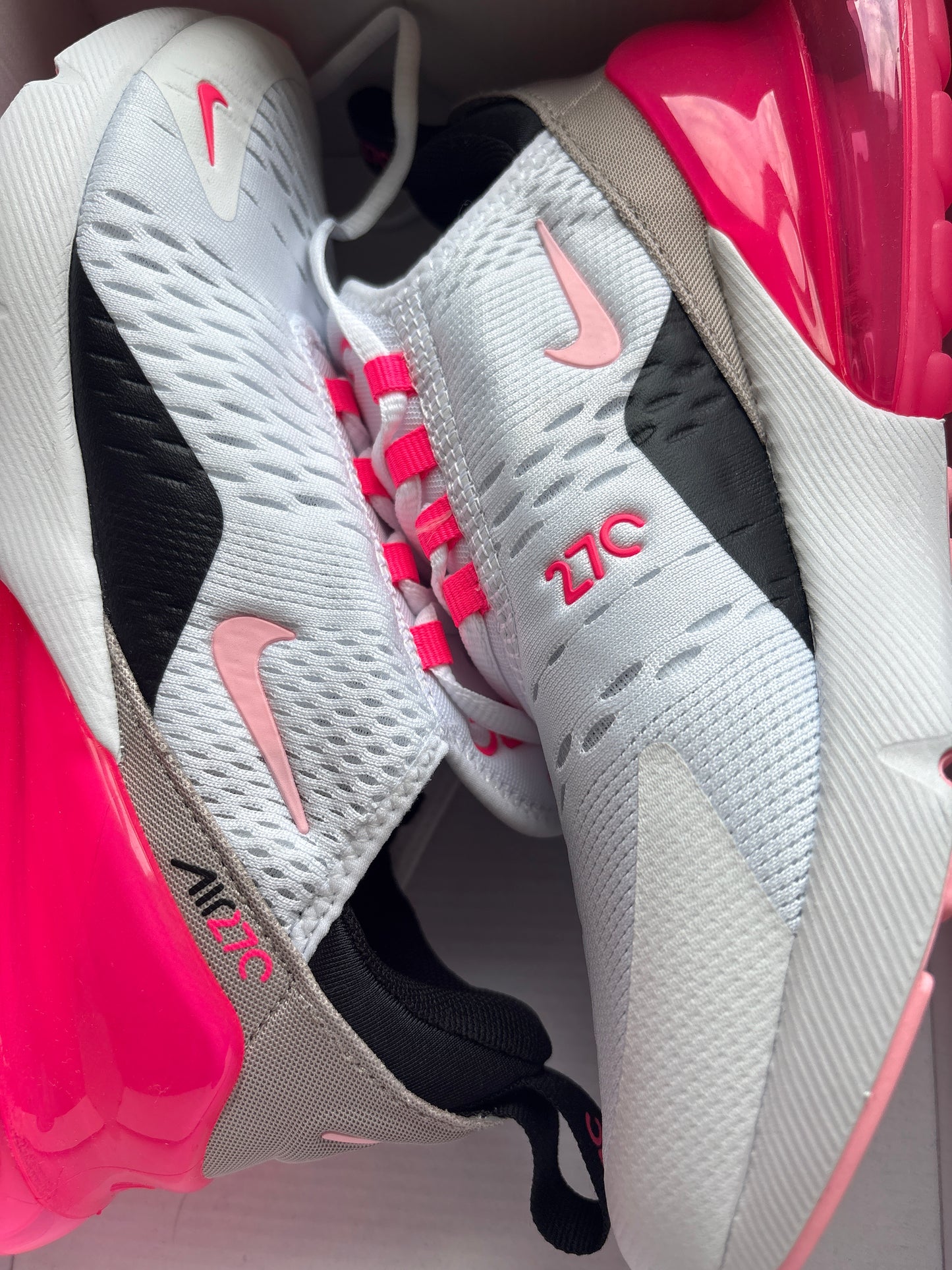 Nike Air Max 270 Größe 38,5 in weiss/pink/schwarz
