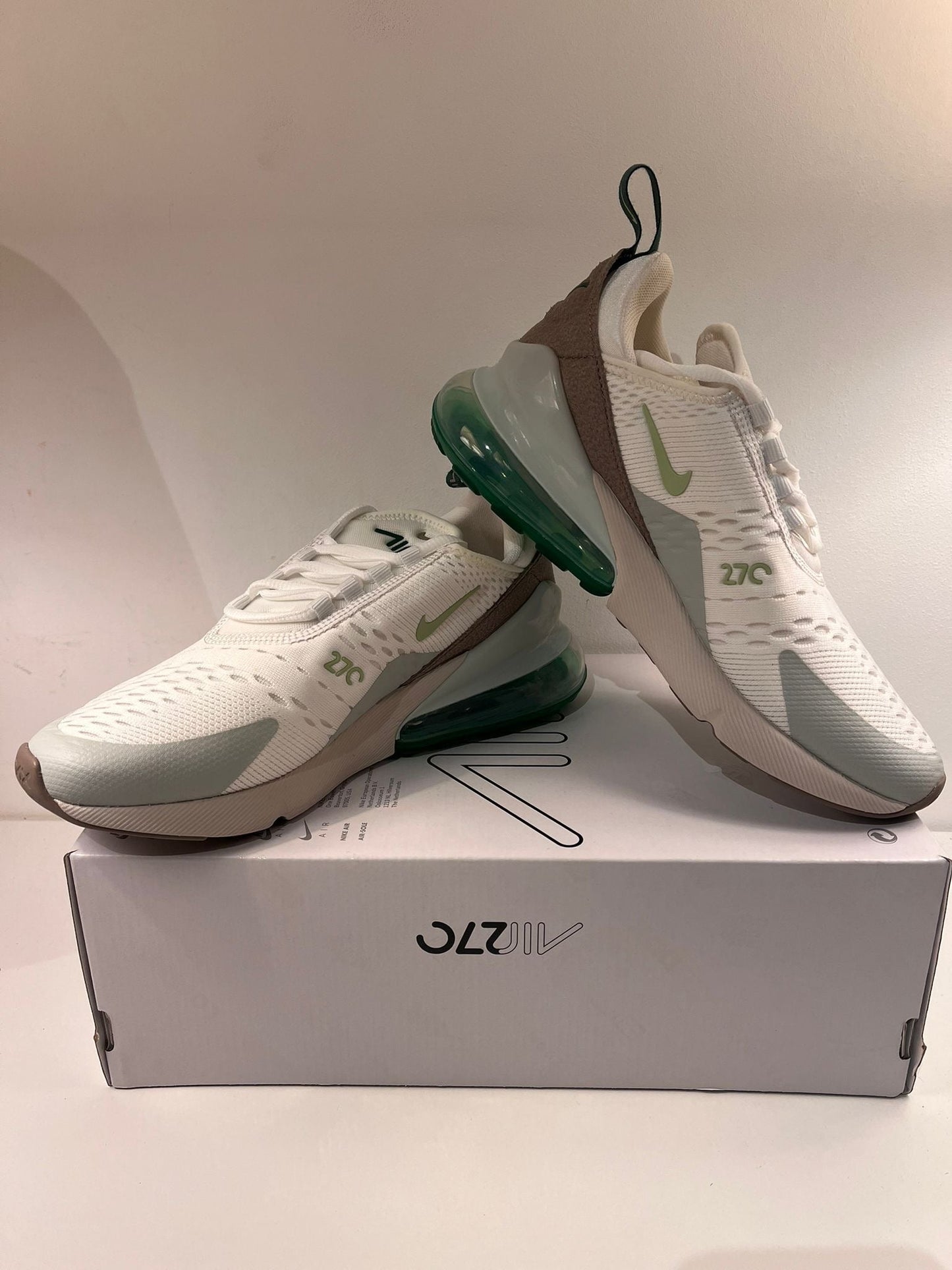 Nike Air Max 270 Größe 38 in weiss/grün/grau/braun