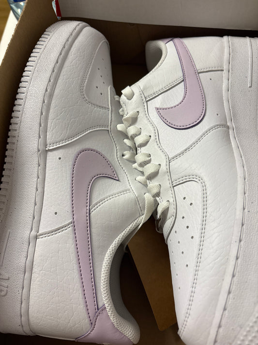 Nike Air Force 1, weiss/flieder, Größe 44,5