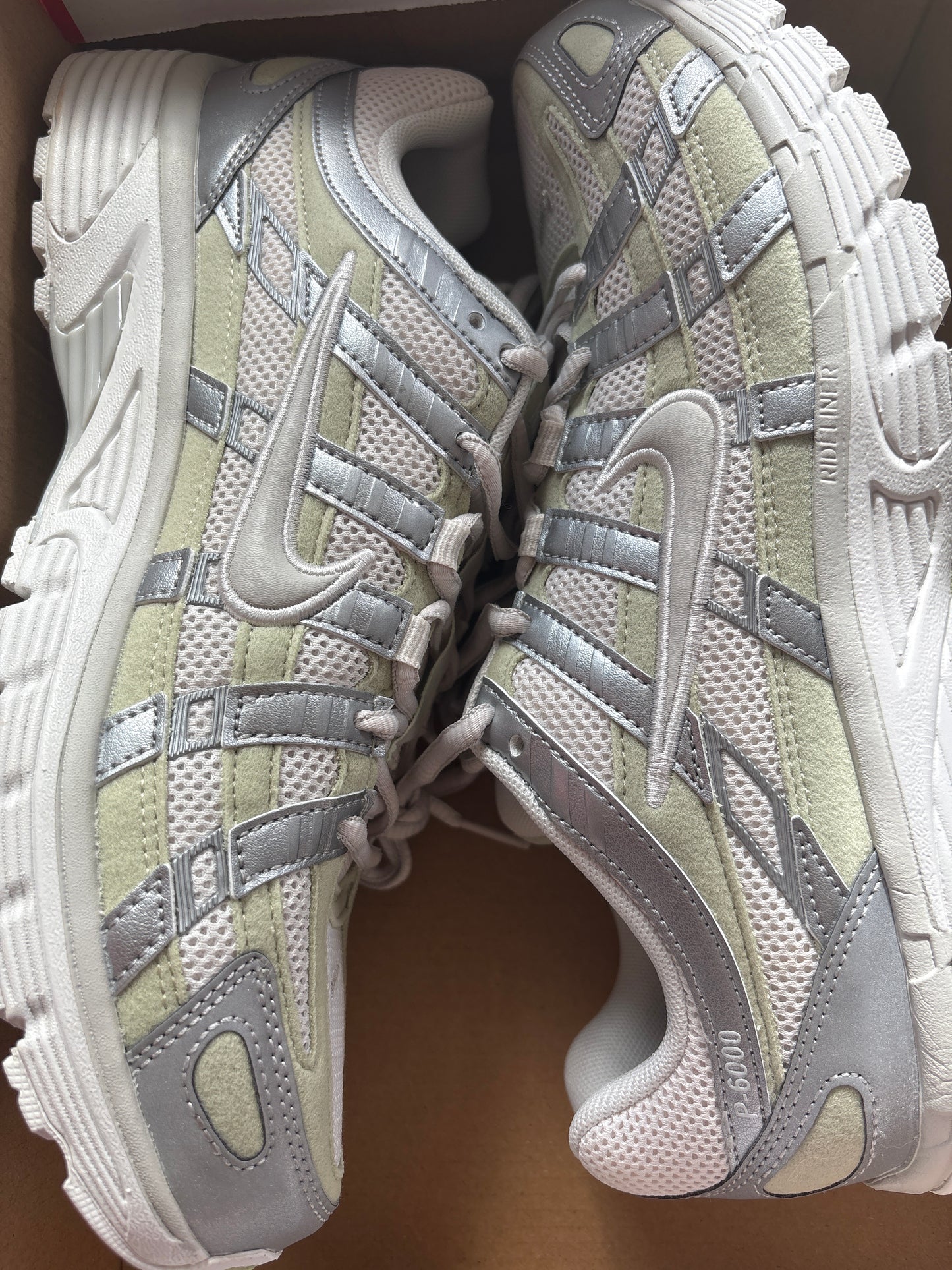 Nike P-6000, Größe 42,5