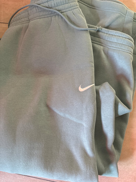 Nike Damen Jogginghose Größe wählbar in grünton
