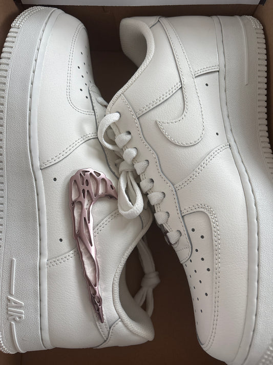 Nike Air Force 1, weiss/Logo Kupfer, Größe 40,5