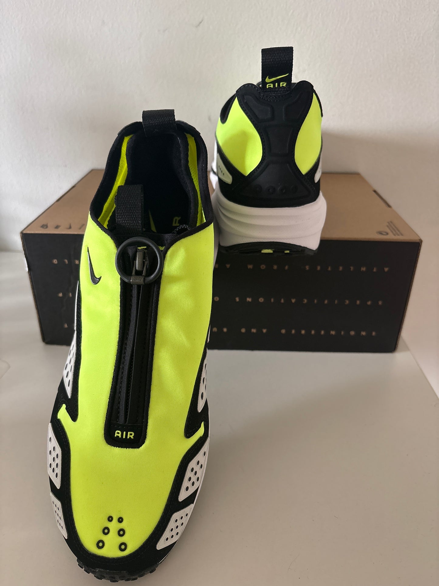 Nike Air Max SNDR, gelb/schwarz,  Größe 43