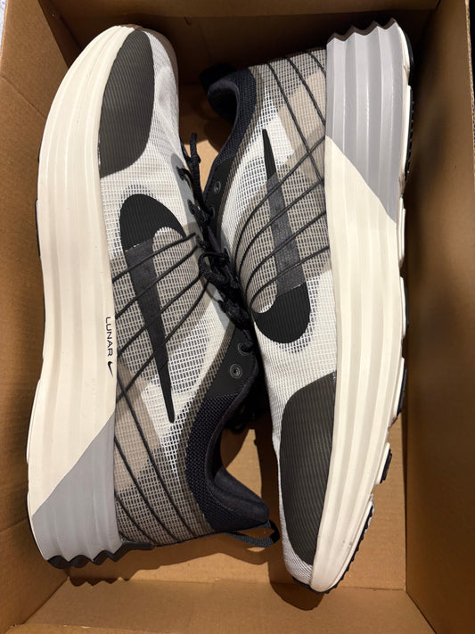 Nike Lunar Roam in weiss/schwarz/grau, Größe 48,5