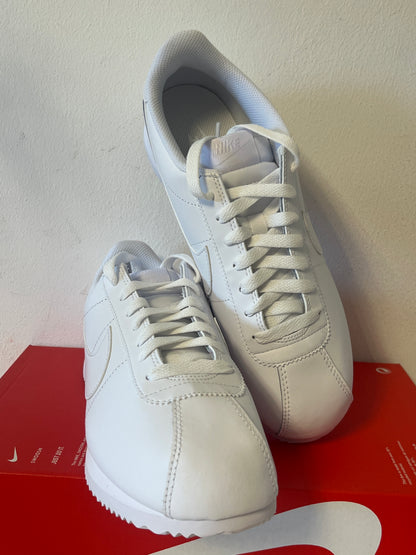 Nike Cortez in weiß, Größe wählbar