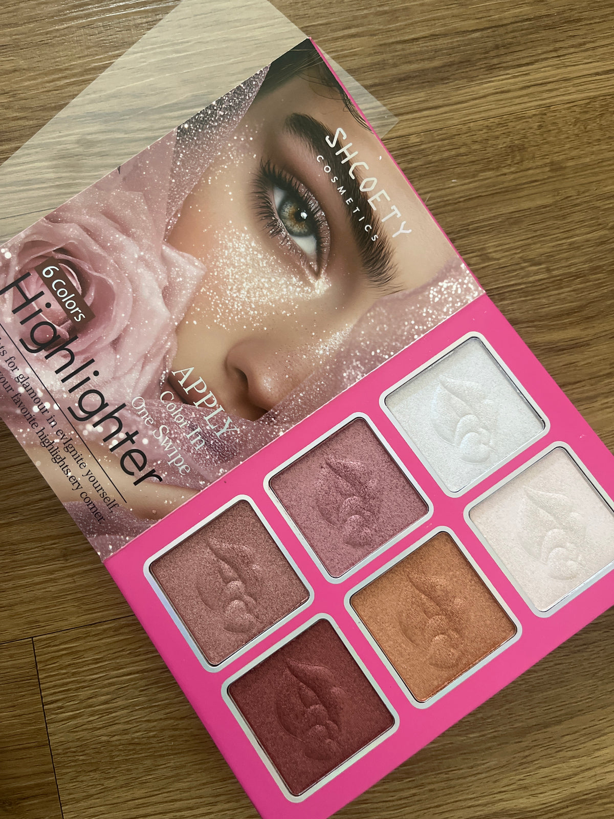 Make-Up Book • Shcoety Cosmetics