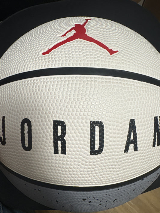 Nike Jordan Basketball groß in grau/weiss