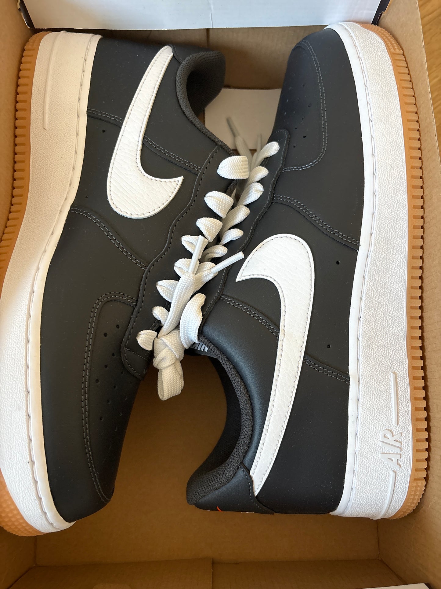 Nike Air Force 1 schwarz/weiss, Gr. 46