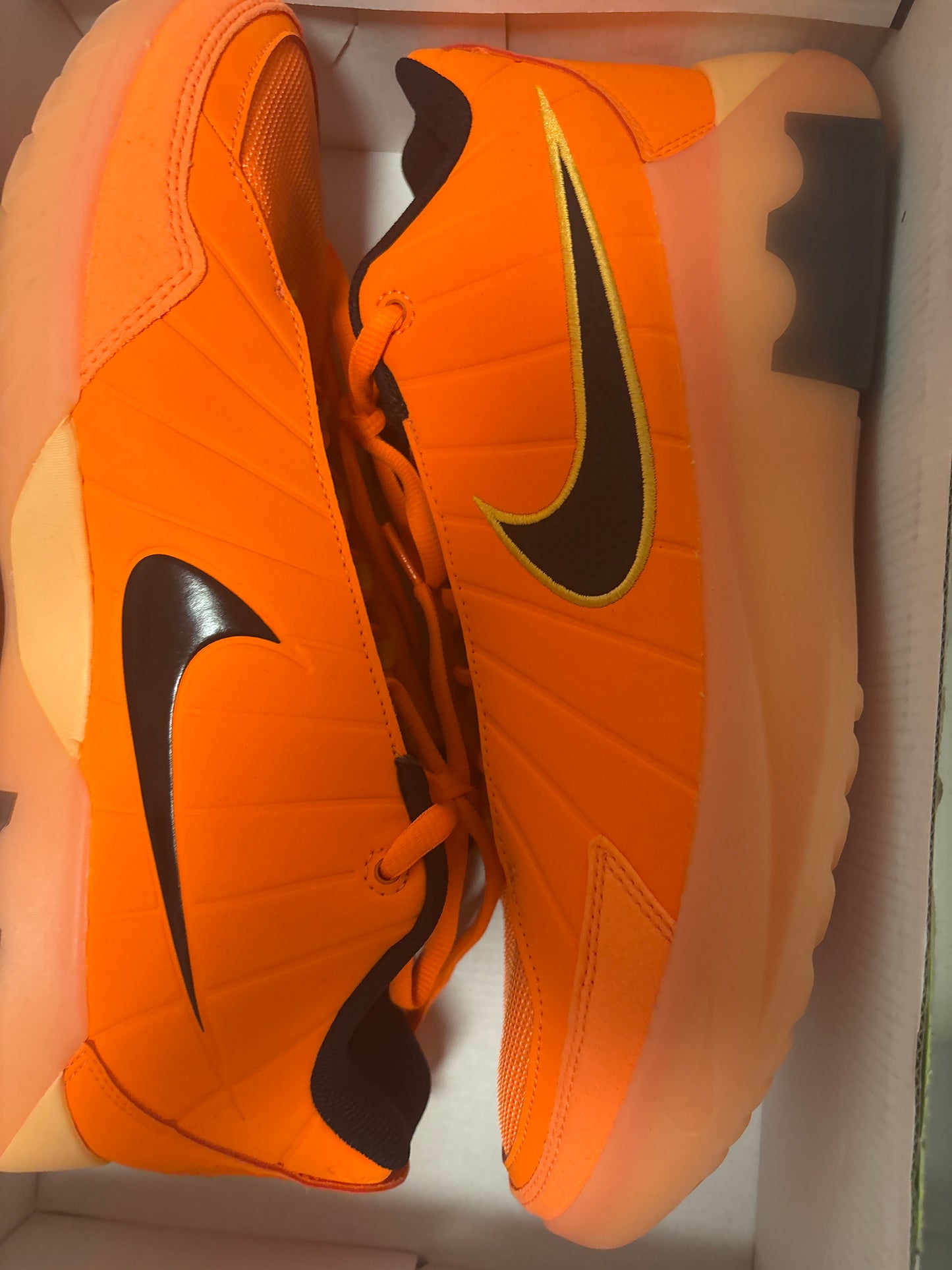 Nike Lebron Witness IX, in orange/schwarz, Größe 45,5