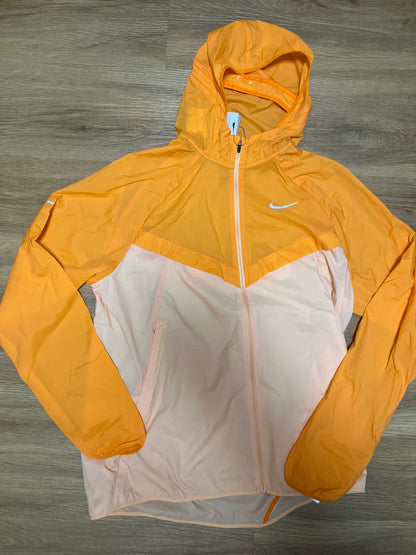 Nike Laufjacke in orange, Größe wählbar