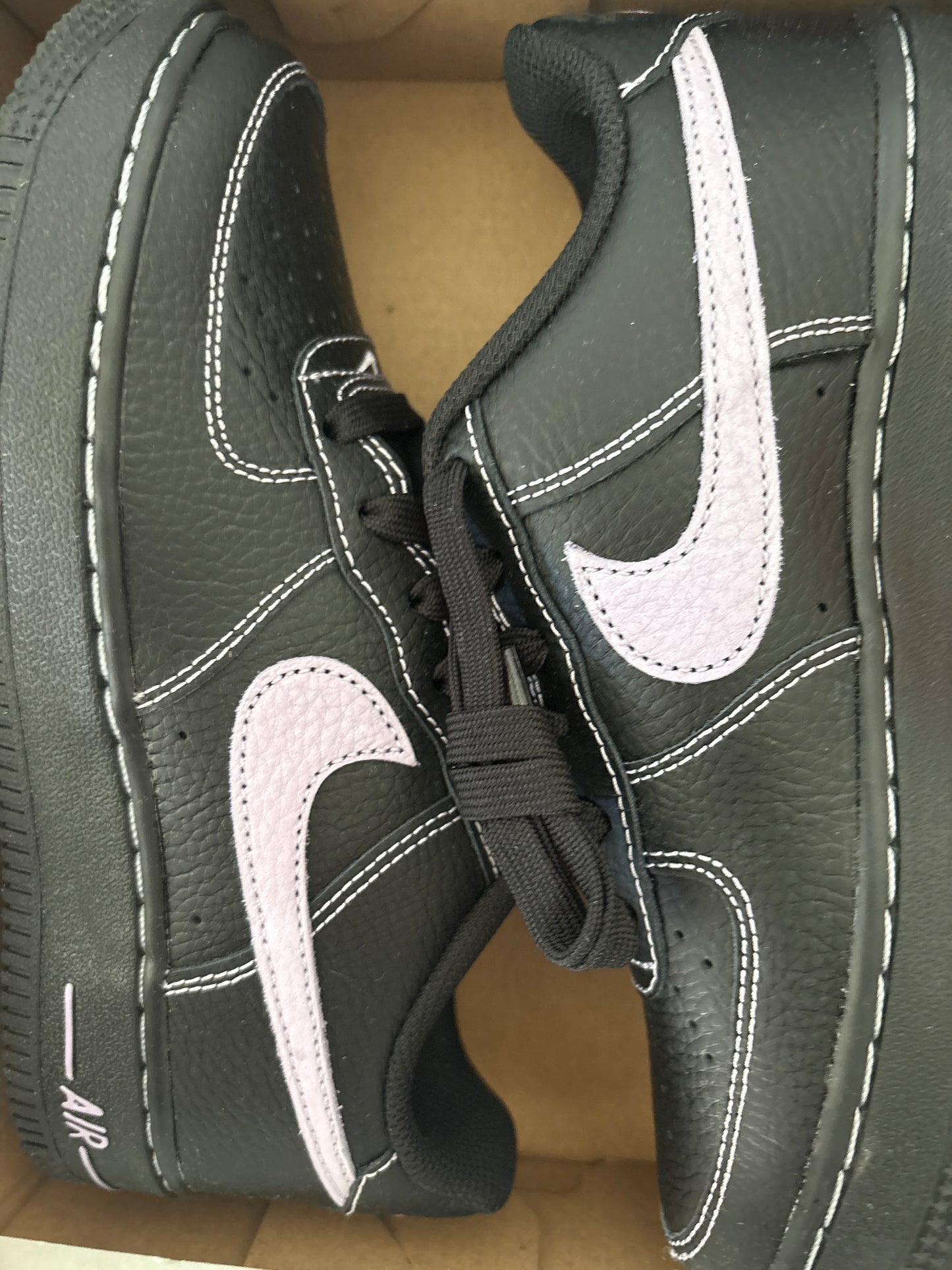 Nike Air Force 1 schwarz/lila, Größe 34