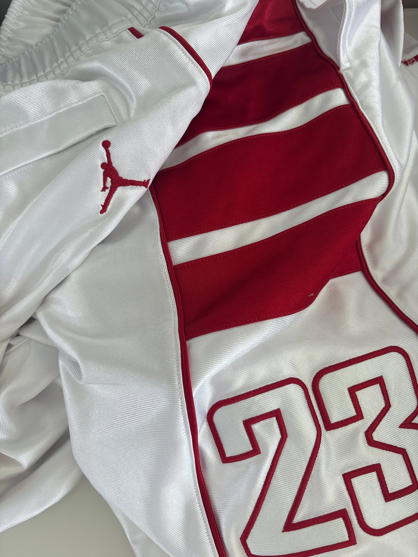 Nike kurze Jordan Hose, weiss/rot, Größe wählbar