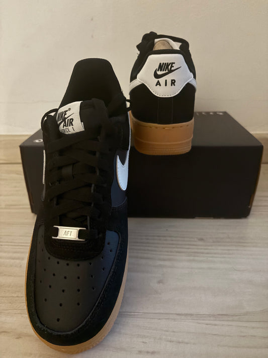 Nike Airforce 1 Gr. Wählbar in schwarz/weiss/braune Sohle