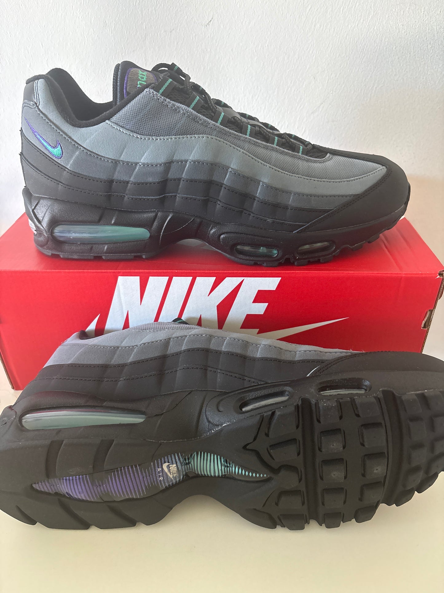 Nike Air Max 95 in schwarz/grau/türkis, Gr. 48,5
