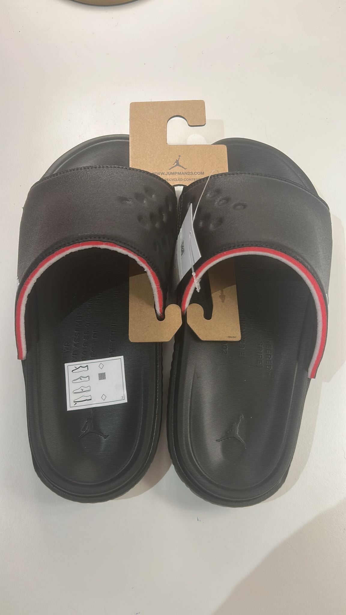 Nike Badelatschen Jordan Play Slide, Größe wählbar, schwarz/rot