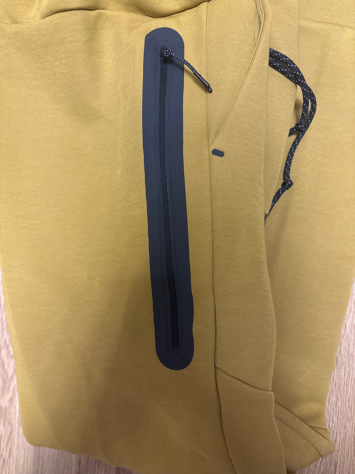 Nike Techhose in Sand/ocker, Größe M