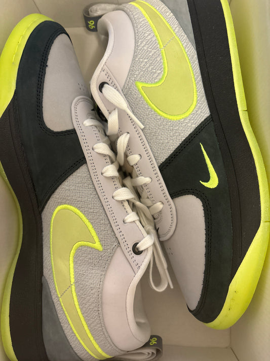 Nike Book 1, in schwarz/grau/neon , Größe 44,5