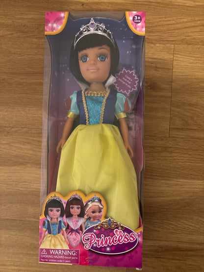 Prinzessinnen Puppen Schneewittchen und Elsa in groß