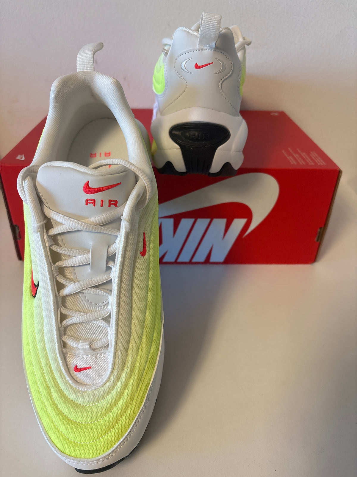 Nike Air Max Portal in gelb/weiss, Größe 42