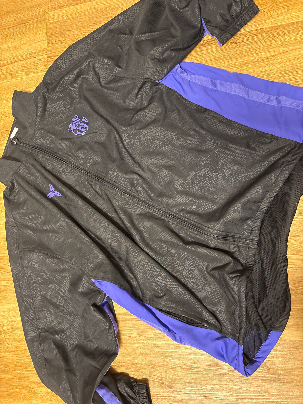 Nike x FC Barcelona x Kobe Jacke in schwarz/lila, Größe XXL