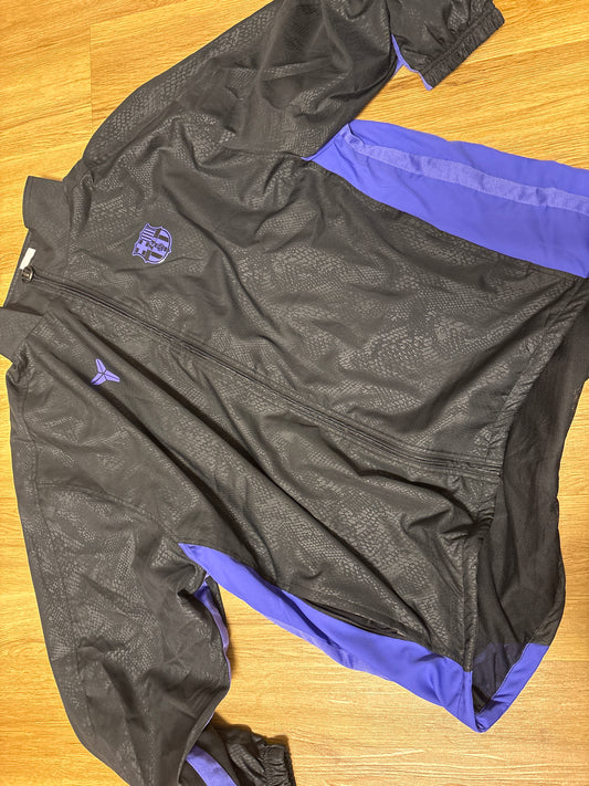 Nike x FC Barcelona x Kobe Jacke in schwarz/lila, Größe XXL