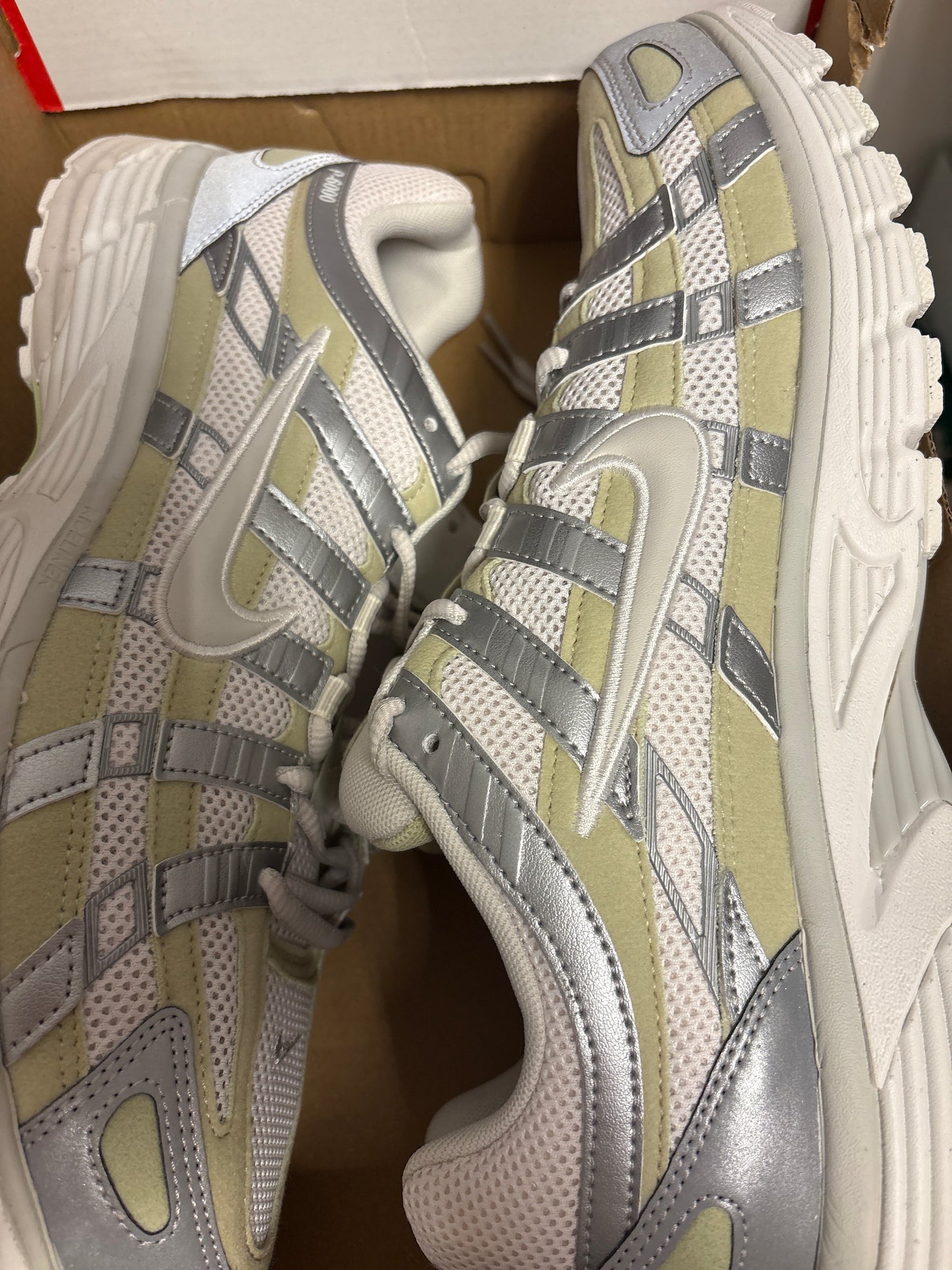 Nike P 6000 in grau/weiss/grünton, Größe 47