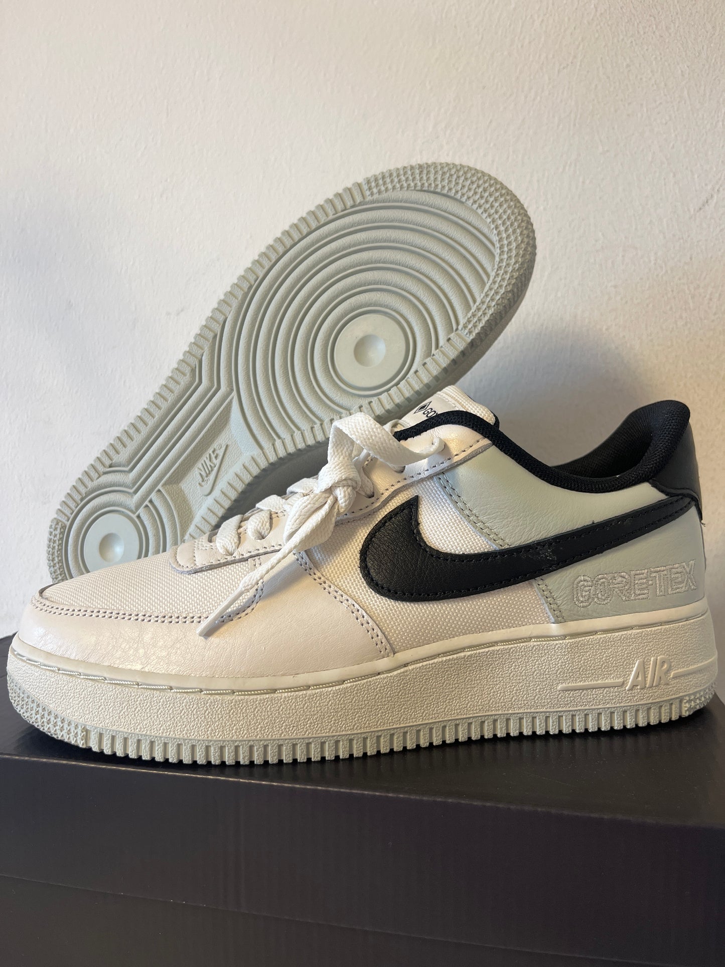 Nike Air Force 1 Goretex in weiß/grau/schwarz, Größe 38,5