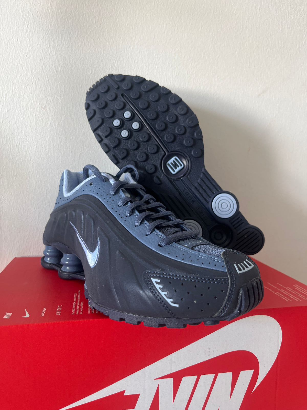 Nike Shox R4 in Blautöne, Größe 40