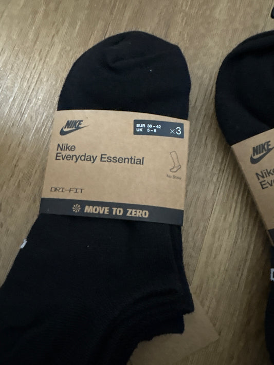 Nike kurze Socken, 3er Pack in schwarz, Größe wählbar