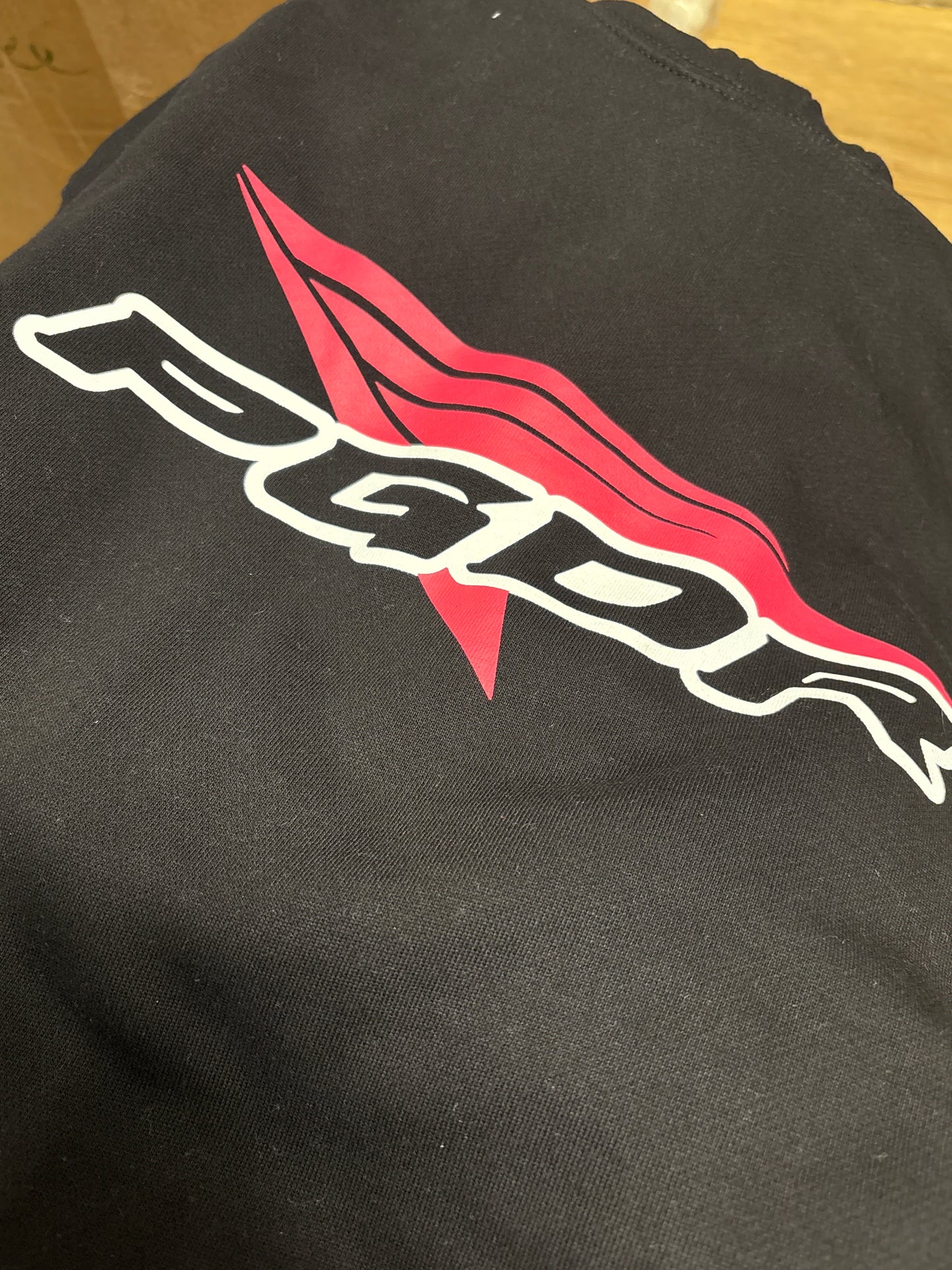 Pegador Hoodie in schwarz/rot/weiß, Größe L