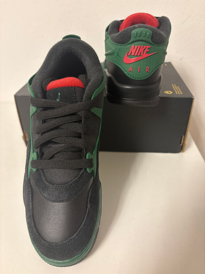 Nike Air Jordan 4 RM in schwarz/dunkelgrün, Größe 39