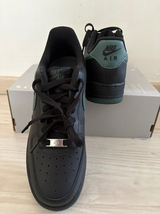 Nike Airforce 1 schwarz/dunkelgrün, Größe 40