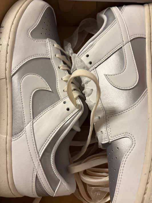 Nike Dunk Low, Gr. Wählbar in weiss/silber