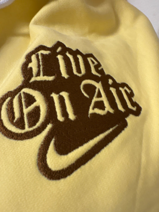 Nike Hoodie Live on Air in gelb, Größe XXL